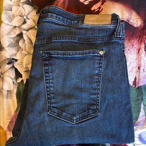 7 FAM Signature Blue Skinny Jeans capri with Stretch and Faded Wash